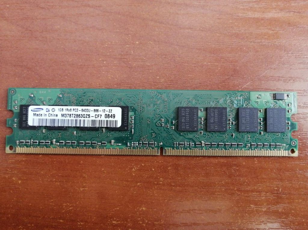 Оперативная память DDR2 Samsung 1GB 1Rx8 PC2-6400U-666-12-ZZ