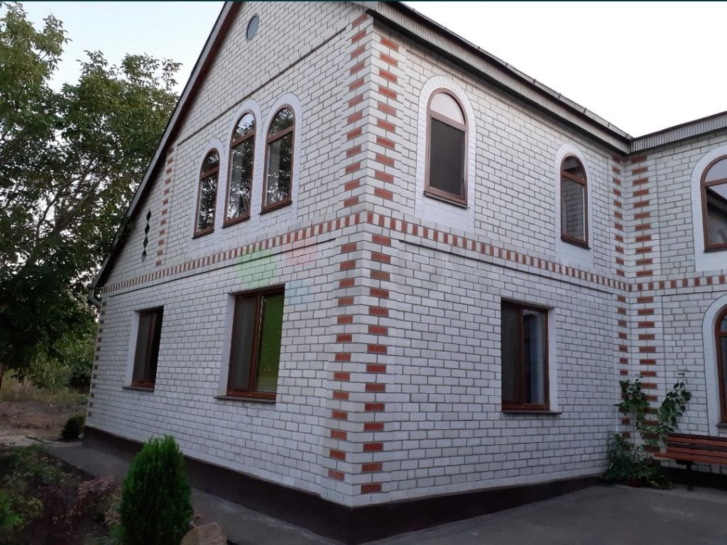 Продаётся уютный комфортабельный дом в Харьковской области, г. Чугуев